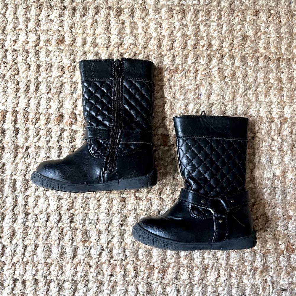 🖤 Vegan Leather Boots